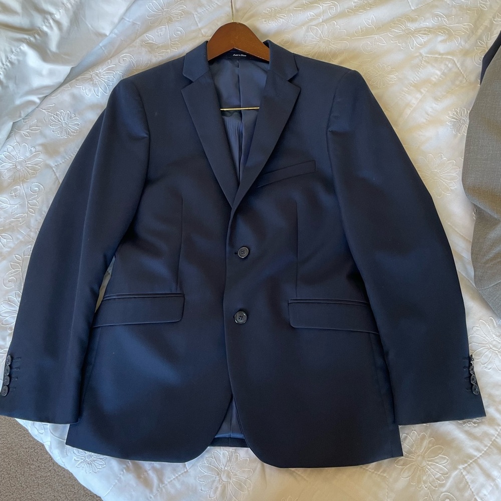 Men’s Navy Blue Jacket Size 36S 30W Used